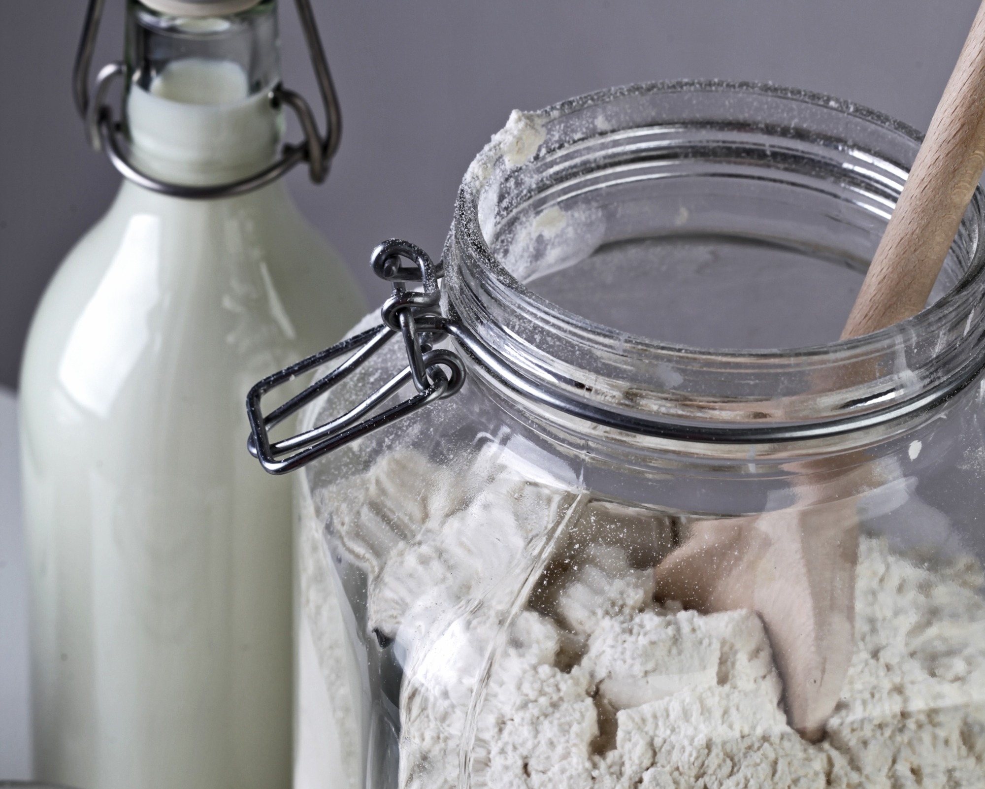 6 Uses of Baking Soda for Cleaning