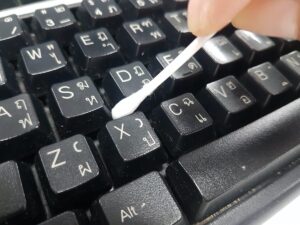 how to clean your computer keyboard